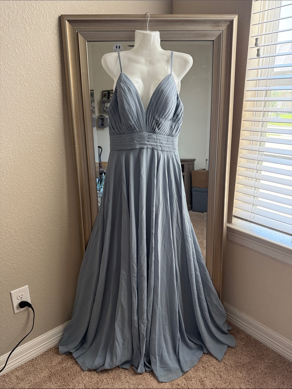 Elegant Dusty Blue Spaghetti-Strap Bridesmaid Dress